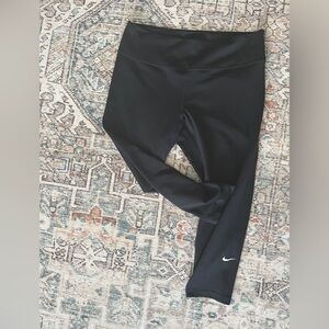 Women’s Nike dri-fit capris. Size 1X.
